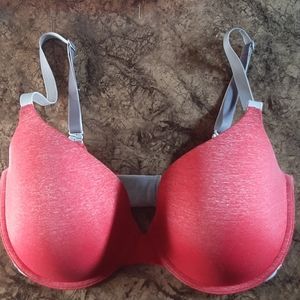 34DDD Victoria's Secret bra